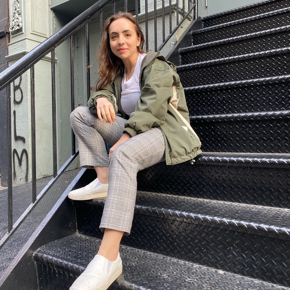 Meet your Posher, Lilly - Picture 1 of 1